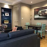 Urban Paris Apartment In Heart Of Faubourg Saint Honore District