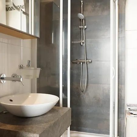 Urban In Heart Of Faubourg Saint Honore District Apartment