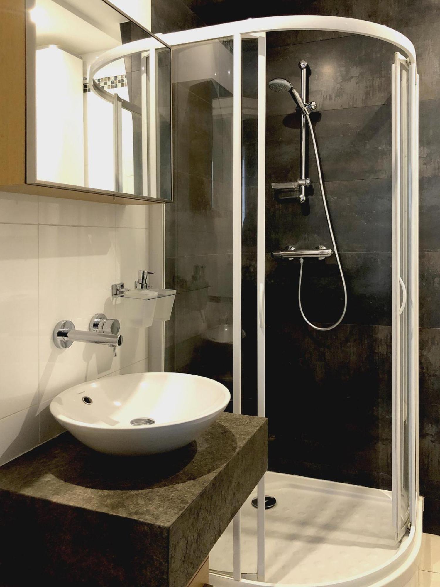 Urban In Heart Of Faubourg Saint Honore District *